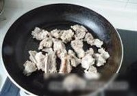 糖醋排骨的做法 步骤7