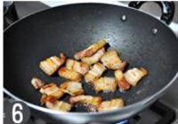 土豆焖五花肉的做法 步骤6