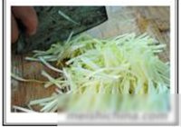 韭黄炒肉皮的做法 步骤5