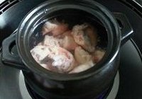 茄汁猪脚的做法 步骤3