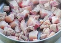 萝卜红烧肉的做法 步骤4