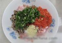 三鲜萝卜卷的做法 步骤4