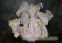 荸荠鸡翅的做法 步骤7