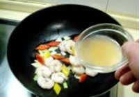 香芒炒虾球的做法 步骤6