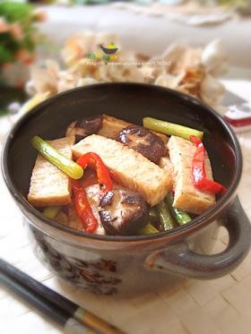 蒜香鲜菇炒肉饼