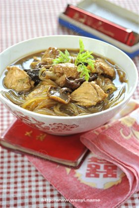 小鸡炖蘑菇