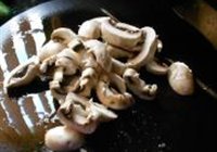 杂菌炒浮皮的做法 步骤3
