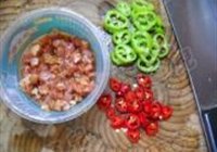 肉丁酸豆角的做法 步骤8