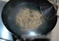 菌菇炒牛肚的做法 步骤5