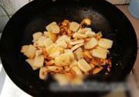 泡菜炒年糕的做法 步骤7