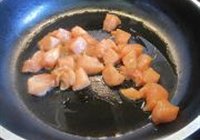 秋葵番茄炒鸡丁的做法 步骤4