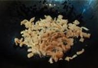 荞头炒萝卜仔的做法 步骤3