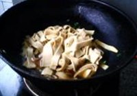 尖椒干豆腐的做法 步骤7
