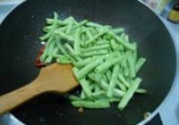 豆角炒肉的做法 步骤11