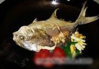 茄汁银鲳鱼的做法 步骤4