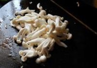杂菌炒浮皮的做法 步骤4