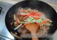 菌菇炒牛肚的做法 步骤13