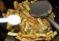 油焖笋的做法 步骤7