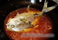 茄汁银鲳鱼的做法 步骤5