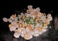虾仁炒腰果的做法 步骤12