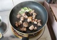 土豆烧排骨的做法 步骤5