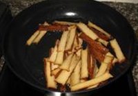 菜椒炒卤豆腐的做法 步骤4