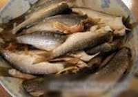 酥炸小鱼的做法 步骤2