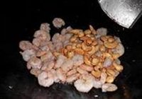 虾仁炒腰果的做法 步骤11