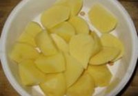 土豆焖排骨的做法 步骤4