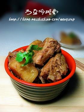 土豆焖排骨