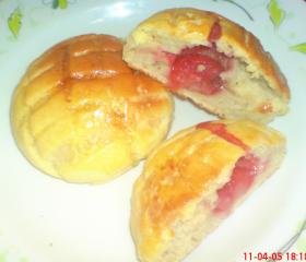 草莓菠萝包