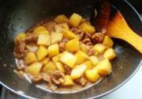 红烧肉炖土豆的做法 步骤7