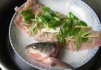 整鱼两吃的做法 步骤12