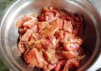 蒜爆羊肉的做法 步骤3