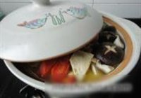 美味三鲜砂锅的做法 步骤5