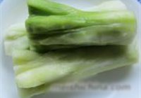 西兰花根茎炒素丁的做法 步骤1