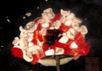 泡椒炒口蘑的做法 步骤5