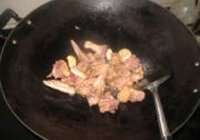 薯仔焖鸭的做法 步骤4