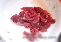 牛肉芦笋千张卷的做法 步骤2