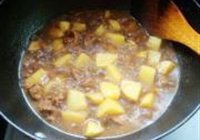 红烧肉炖土豆的做法 步骤6