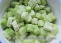 西兰花根茎炒素丁的做法 步骤5