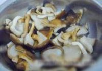 香菇红烧肉的做法 步骤7