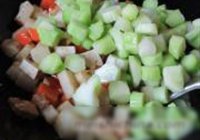 西兰花根茎炒素丁的做法 步骤17