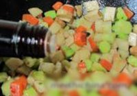 西兰花根茎炒素丁的做法 步骤18