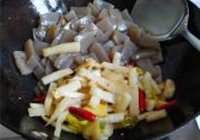 酸菜魔芋豆腐的做法 步骤7