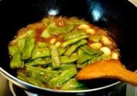 鱼露金蒜焖扁豆的做法 步骤13
