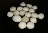 雪菜炒汤圆的做法 步骤5