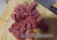 焦熘肉段的做法 步骤2