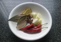 葱花啤酒猪脚的做法 步骤5