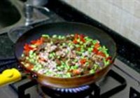 毛豆米炒大头菜的做法 步骤7